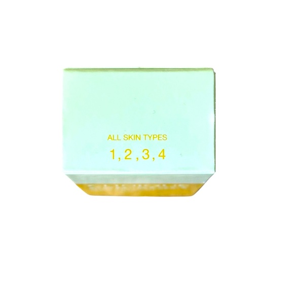 Clinique Pep-Start Daily UV Protector Broad Spectrum SPF 50 NIB - Picture 2 of 3